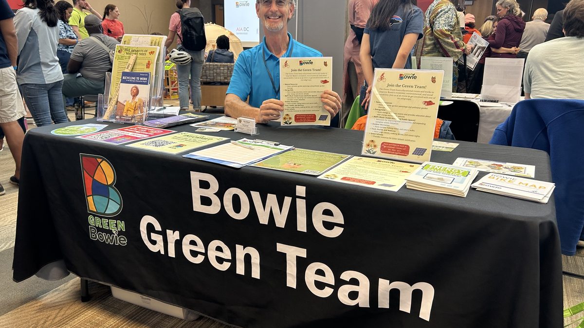 Bob Kellaway hosting a table at a clean energy event
